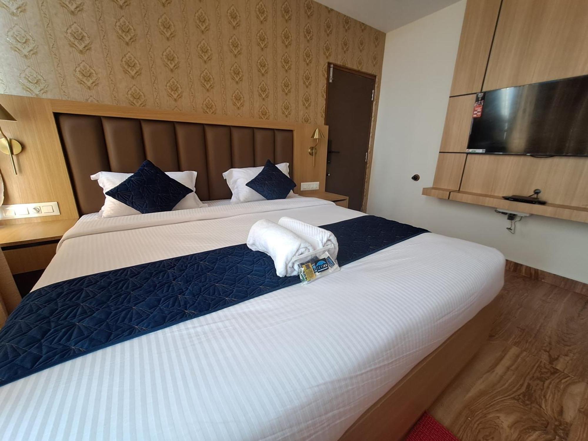Sky Inn Mysore Exterior photo
