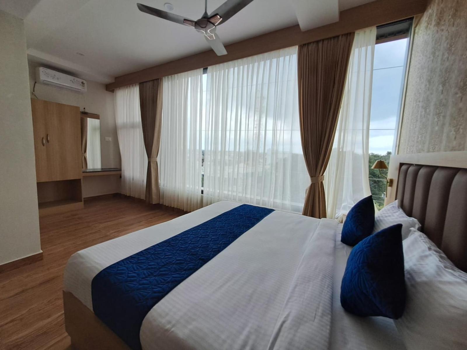 Sky Inn Mysore Exterior photo