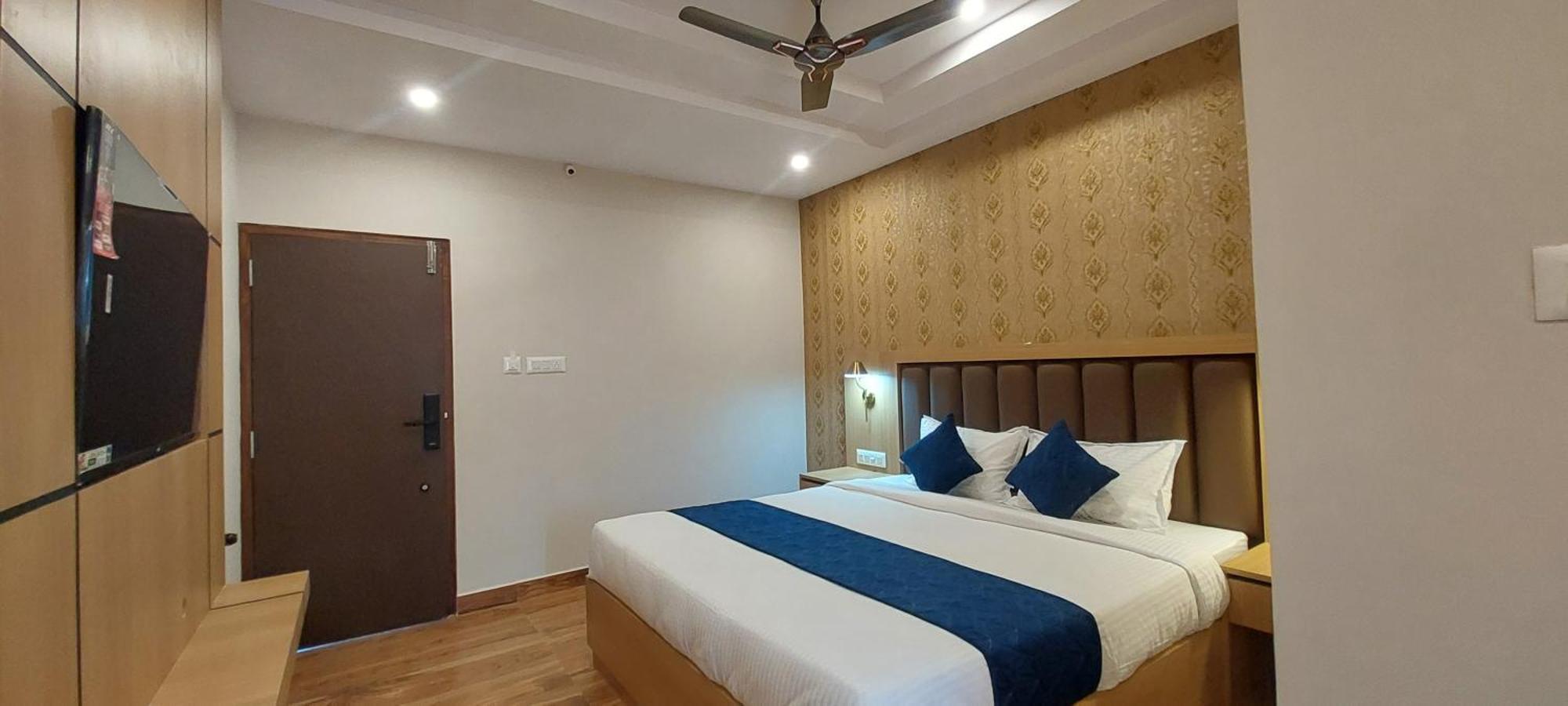 Sky Inn Mysore Exterior photo